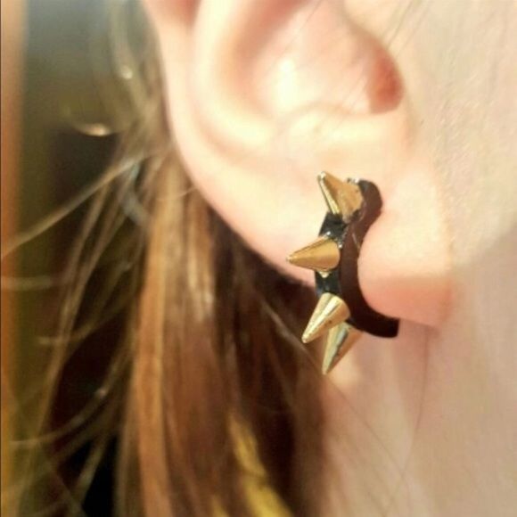 (P1) Spike Earrings - Picture 4 of 6